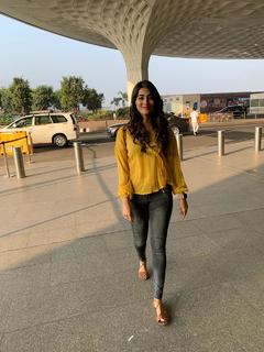 Pooja Hegde feet photo thumbnail