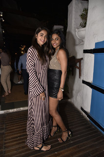 Pooja Hegde feet photo thumbnail