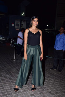 Pooja Hegde feet photo thumbnail