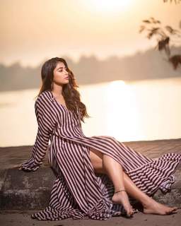 Pooja Hegde feet photo thumbnail