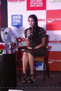 Pooja Hegde feet photo thumbnail
