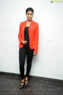 Pooja Hegde feet photo thumbnail