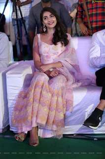 Pooja Hegde feet photo thumbnail