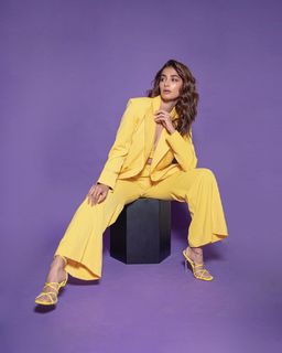 Pooja Hegde feet photo thumbnail