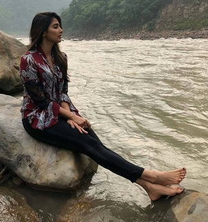 Pooja Hegde feet photo thumbnail