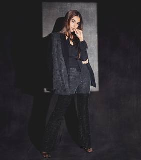 Pooja Hegde feet photo thumbnail