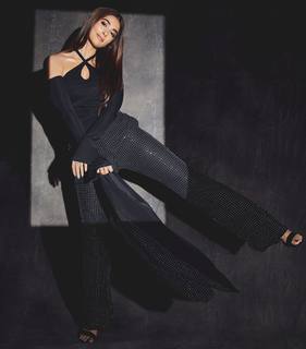 Pooja Hegde feet photo thumbnail