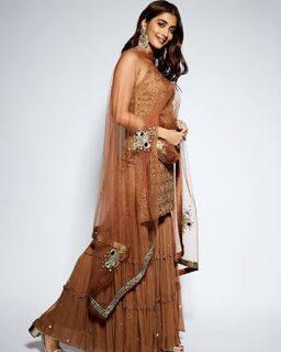 Pooja Hegde feet photo thumbnail