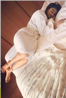 Pooja Hegde feet photo thumbnail