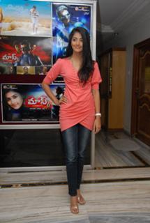 Pooja Hegde feet photo thumbnail