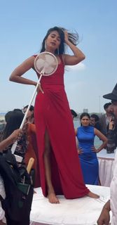 Pooja Hegde feet photo thumbnail