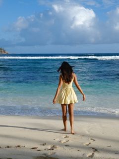 Pooja Hegde feet photo thumbnail