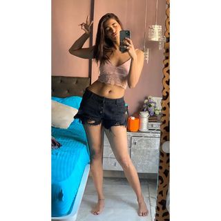 Pooja Hegde feet photo 8