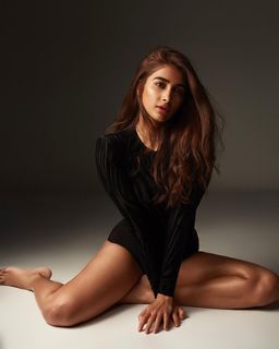 Pooja Hegde feet photo 2