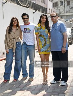 Pooja Hegde feet photo 5