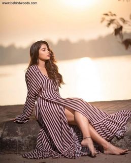 Pooja Hegde feet photo 7