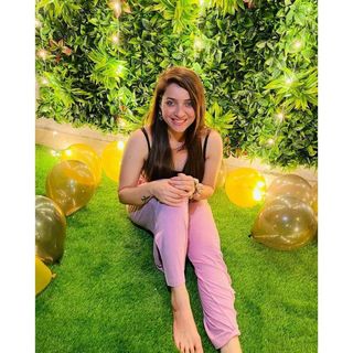 Pooja Janrao feet photo 12