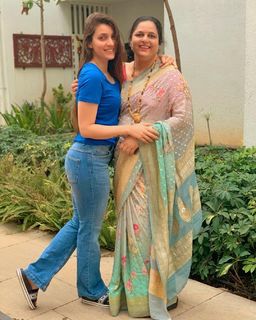 Pooja Janrao feet photo 18