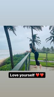 Pooja Janrao feet photo 9