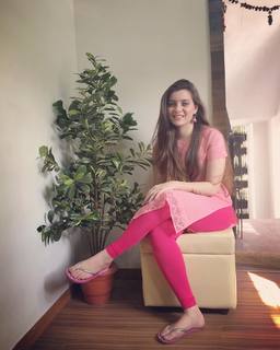 Pooja Janrao feet photo 7