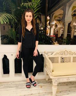 Pooja Janrao feet photo 3