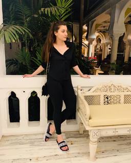 Pooja Janrao feet photo 2