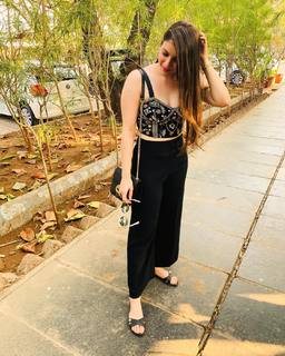 Pooja Janrao feet photo 17