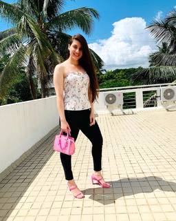 Pooja Janrao feet photo 8