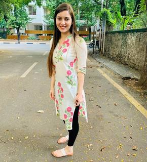 Pooja Janrao feet photo 3