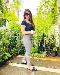 Pooja Janrao feet photo 4
