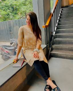 Pooja Janrao feet photo 14