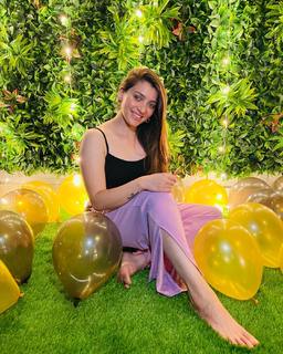 Pooja Janrao feet photo 3