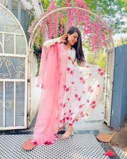 Pooja Janrao feet photo 7