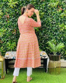 Pooja Janrao feet photo 3