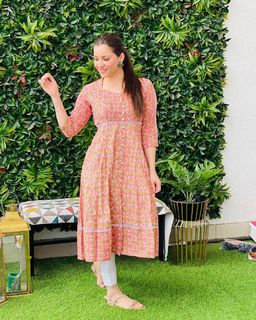 Pooja Janrao feet photo 2