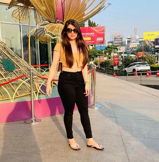 Pooja Janrao feet photo 9
