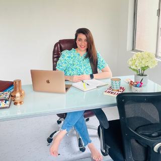 Pooja Janrao feet photo 17