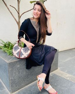 Pooja Janrao feet photo 11
