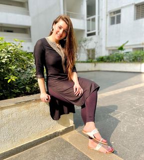 Pooja Janrao feet photo 1