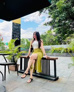Pooja Janrao feet photo 8