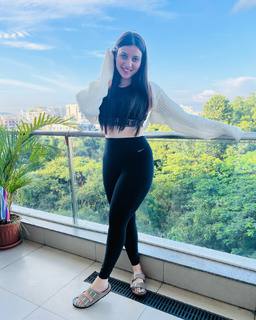 Pooja Janrao feet photo 15