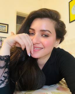 Pooja Janrao feet photo 1