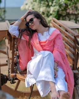 Pooja Janrao feet photo 8