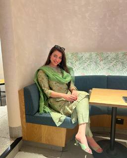 Pooja Janrao feet photo 11