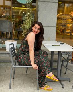 Pooja Janrao feet photo 7