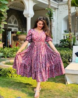 Pooja Janrao feet photo 2