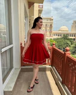 Pooja Janrao feet photo 3