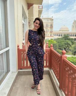 Pooja Janrao feet photo 13