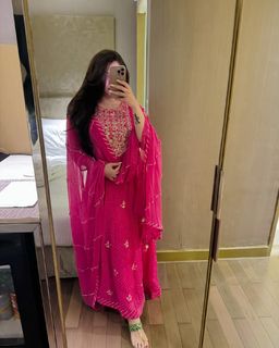 Pooja Janrao feet photo 19
