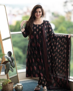 Pooja Janrao feet photo 5